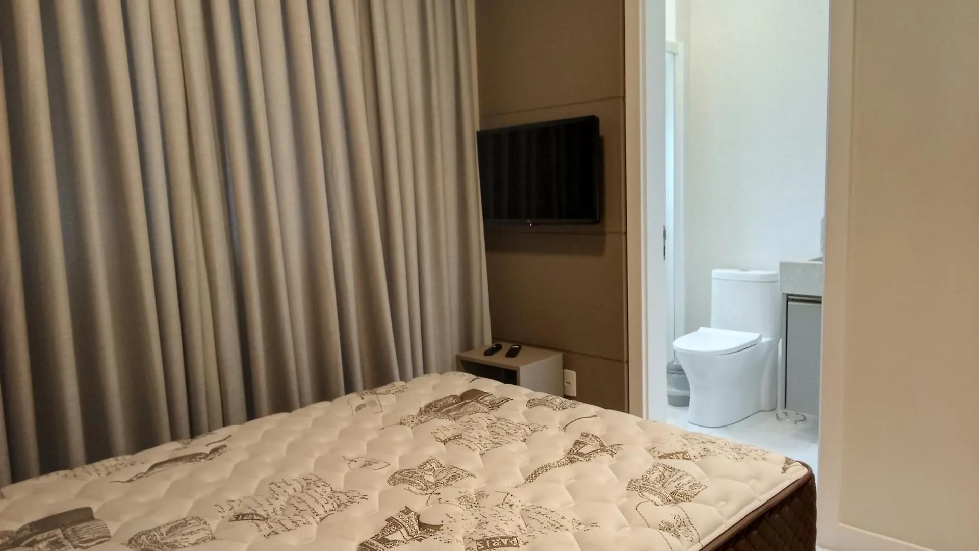 Apartamento De Ferias Quadra Mar Meia Praia Itapema Apartament