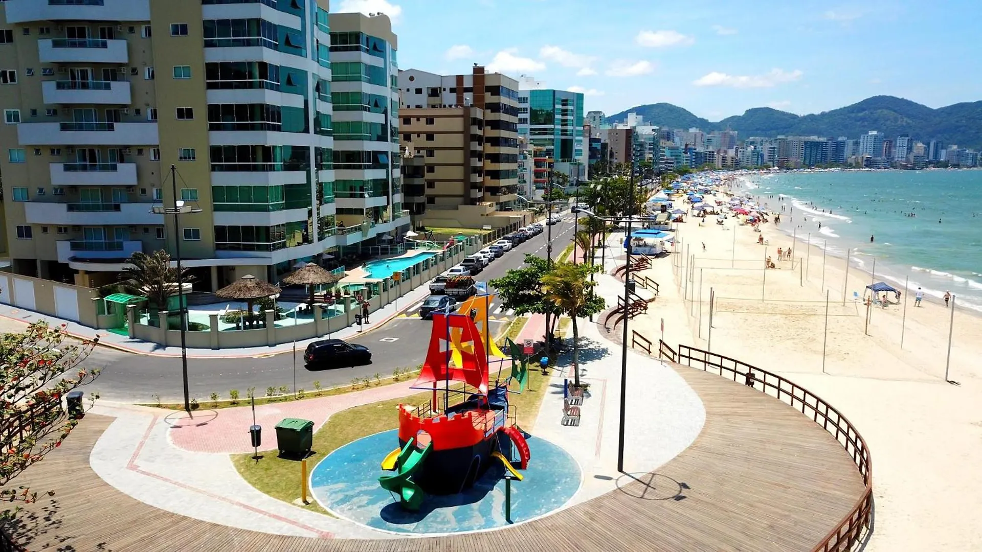 Apartamento De Ferias Quadra Mar Meia Praia Итапема Бразилия