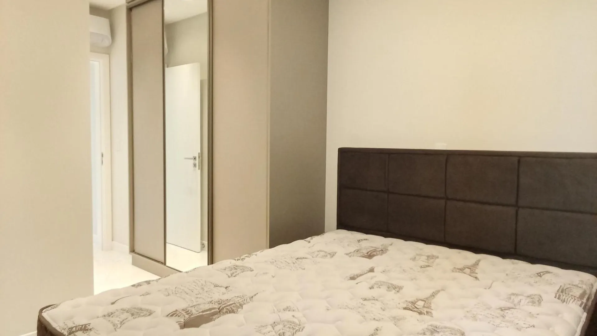 Apartamento De Ferias Quadra Mar Meia Praia Итапема